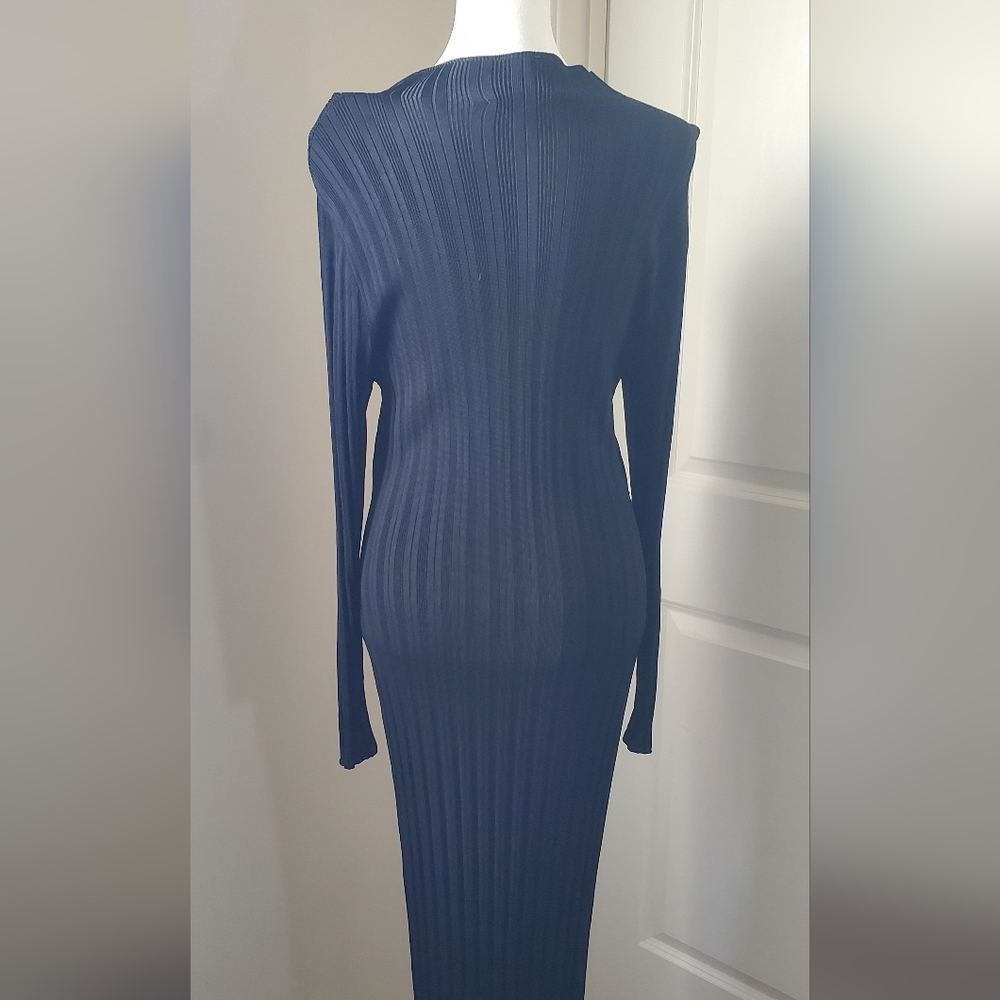 Like New Ribbed Dress - Picture 5 of 13